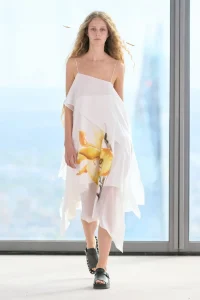 MjE3OTEyNzUyNTU0MDU5NjEy