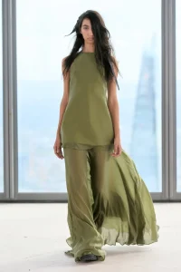 MjE3OTEyNzUyNTU0MTI0OTAy