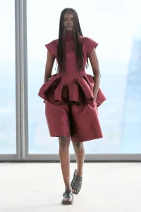 MjE3OTEyNzUyNTUzODYzMDA0