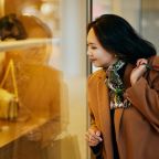 Navigating China's Luxury Market: Opportunities and Challenges for International Brands 7 luxury brands in China, international brands, Chinese market, luxury retail, market entry challenges, consumer behavior, brand localization, digital marketing in China, e-commerce in China, luxury market trends