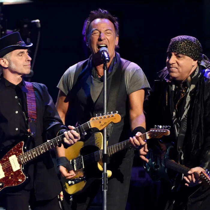 The Boss Is Back: Bruce Springsteen and The E Street Band Ignite Minneapolis with a Night of Rock and Rebellion