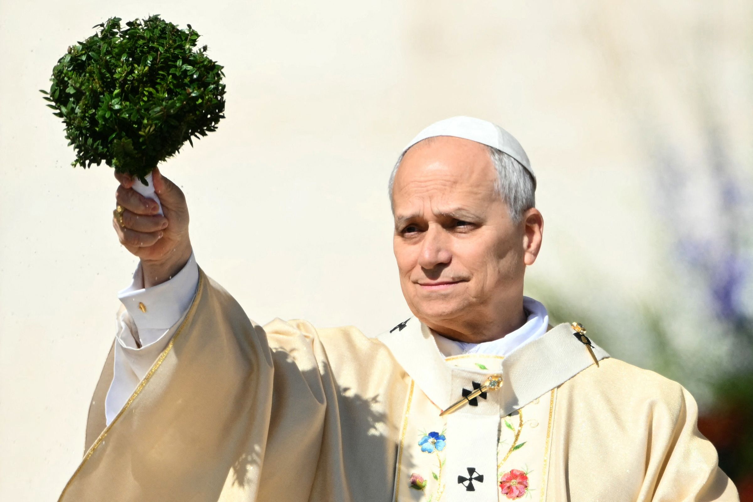 pope-leos-first-easter-message-had-one-clear-demand-those-who-start-wars-must-choose-peace