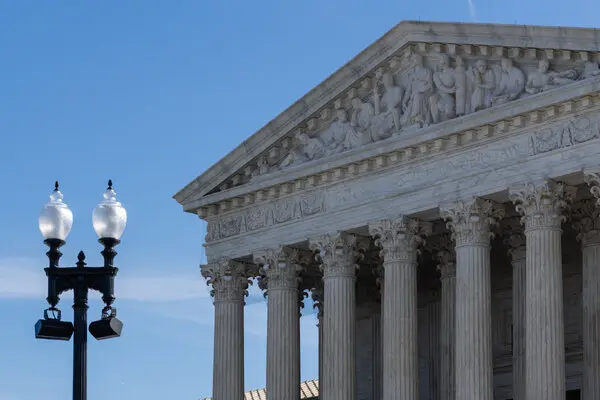 supreme-court-fast-tracks-louisiana-redistricting-ruling-igniting-fierce-clash-between-justices