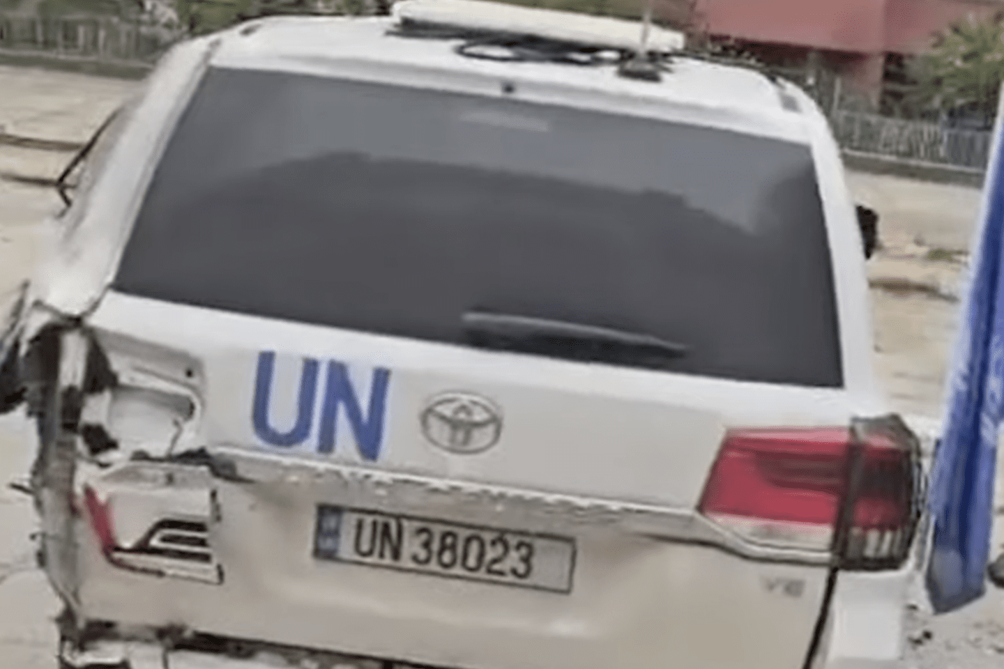 russian-drone-strike-on-un-convoy-in-kherson-footage-surfaces-as-un-says-it-doesnt-know-who-did-it