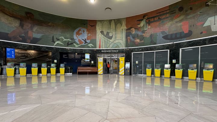 the-final-hours-of-spirit-airlines-inside-the-sudden-collapse-of-americas-yellow-budget-carrier