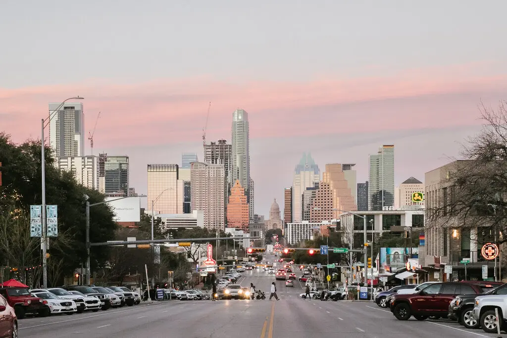 midsize-u-s-cities-held-steady-while-the-largest-cities-slowed-what-new-census-data-shows