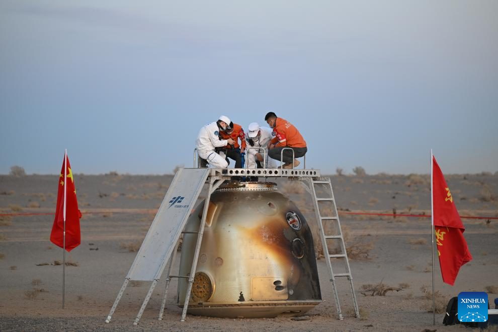shenzhou-21-return-chinese-astronauts-land-after-record-mission-and-spacecraft-swap