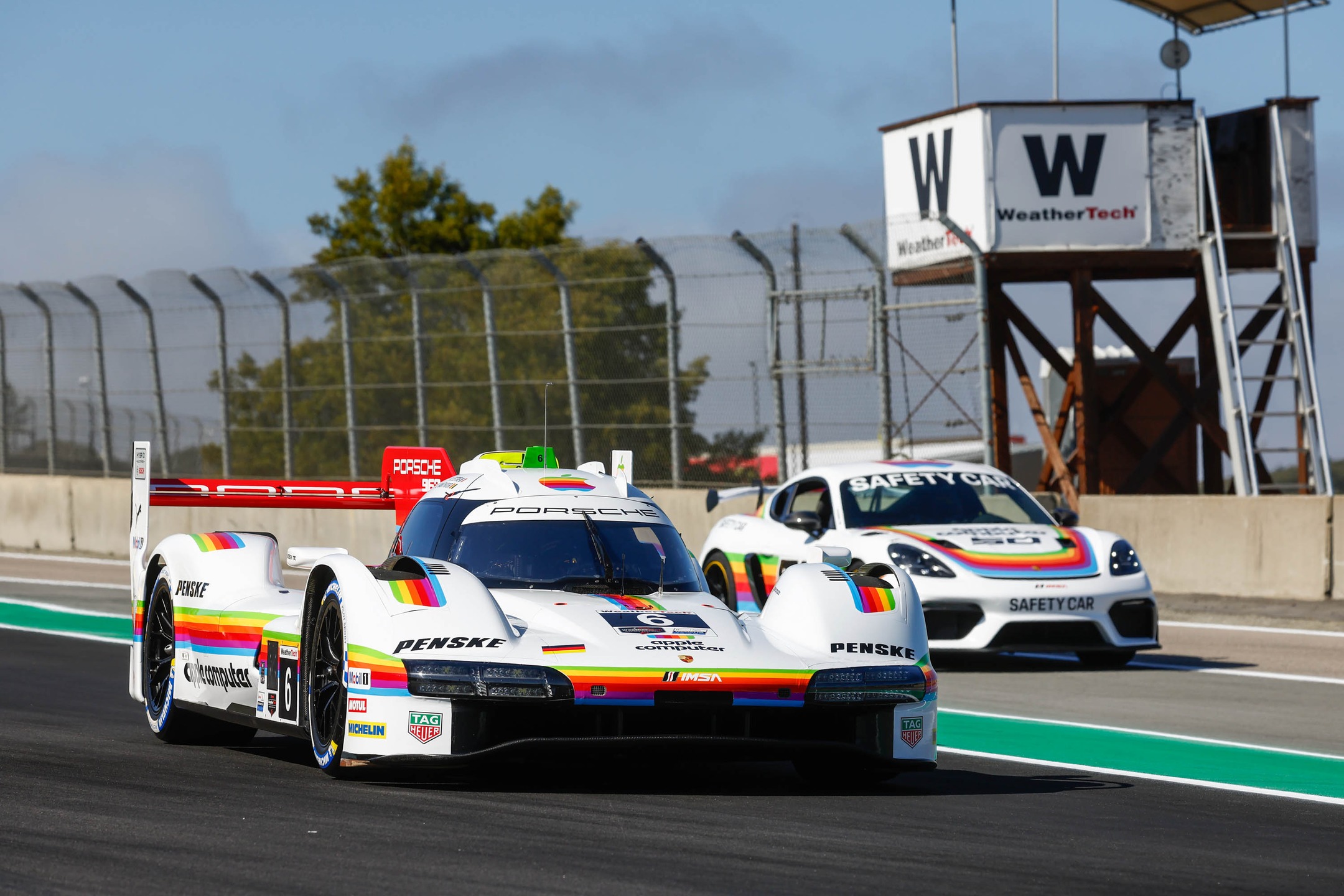 porsche-apple-livery-returns-a-stunning-tribute-hits-the-track-at-laguna-seca