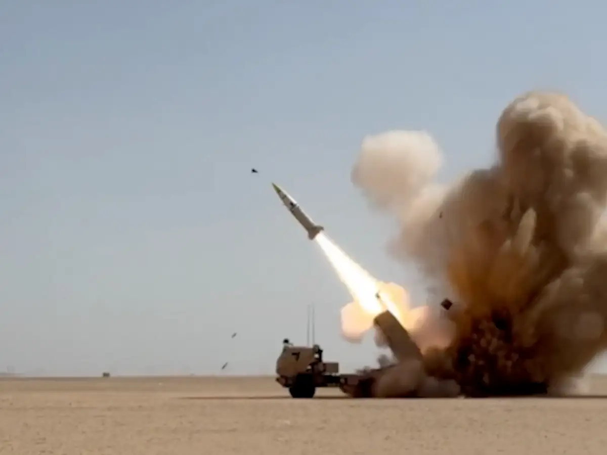 us-launches-new-strikes-on-iran-targeting-missile-sites-and-naval-boats-amid-fragile-ceasefire