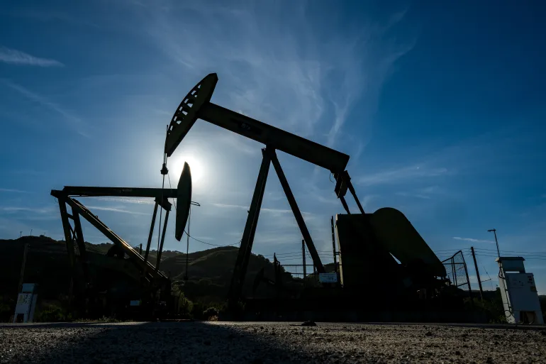 peace-talks-hit-turbulence-oil-prices-climb-as-us-strikes-iran-amid-diplomatic-push