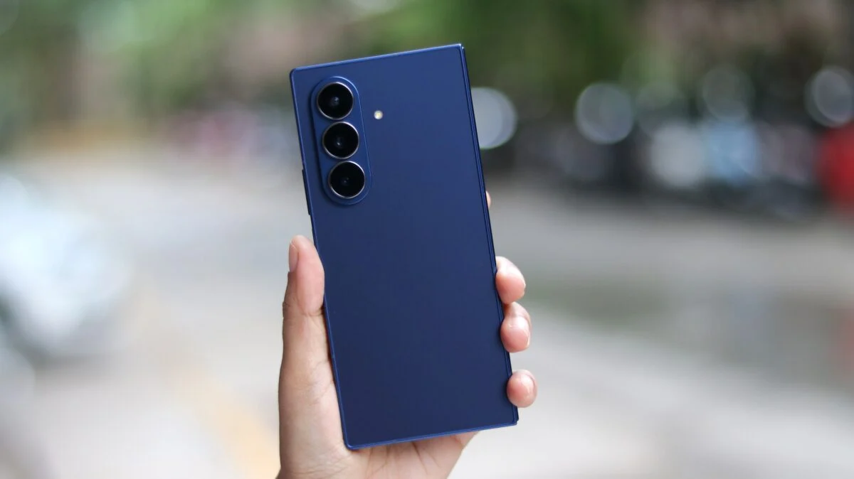 samsung-just-leaked-the-galaxy-z-fold-8-wide-through-its-own-software-update