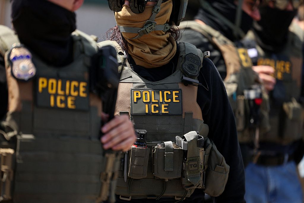 ice-agent-arrested-in-texas-what-to-know-about-the-christian-castro-case
