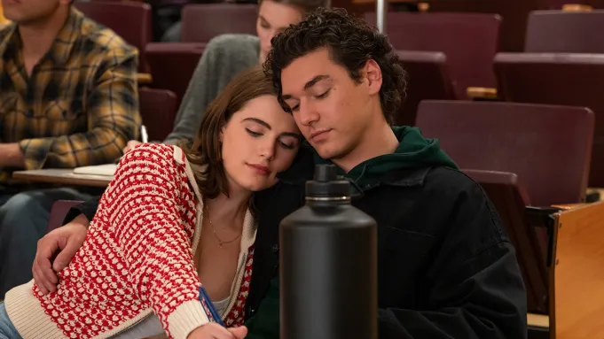 off-campus-review-amazons-hockey-romance-is-sweet-cozy-and-no-heated-rivalry