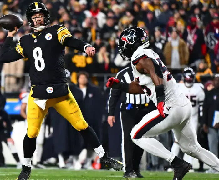 Aaron Rodgers, 42, Signs New One-Year Deal to Stay With the Steelers