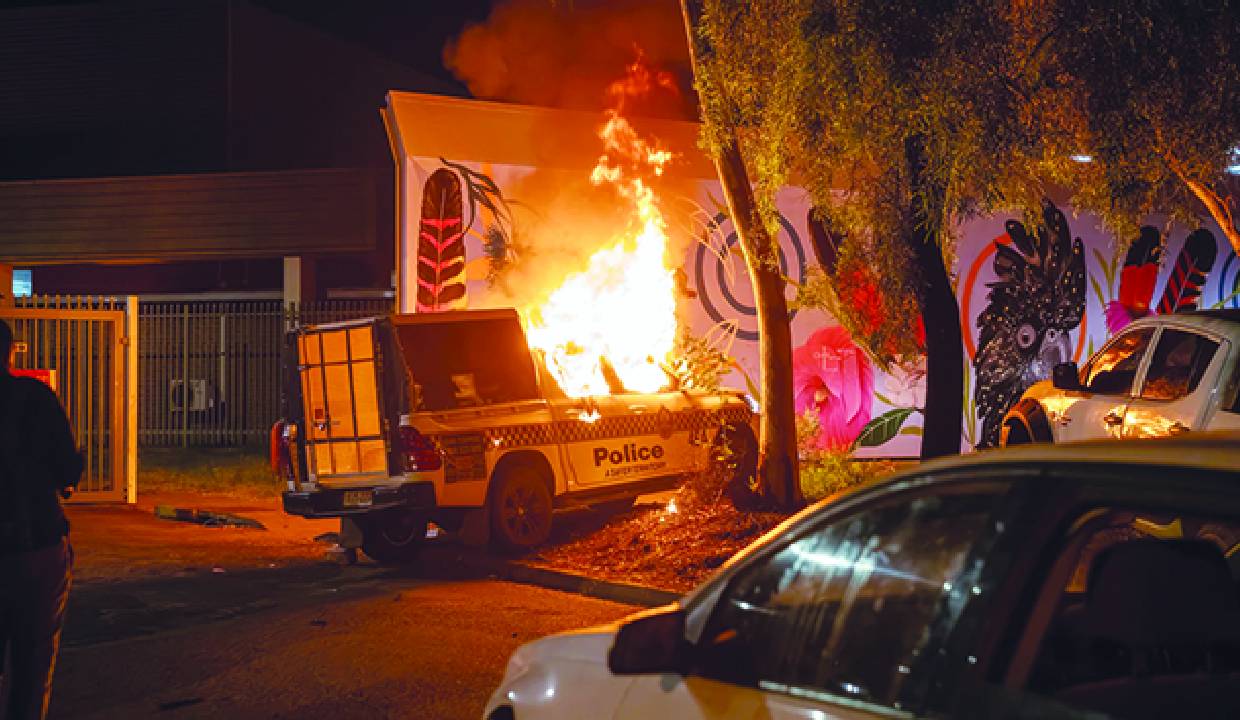 riot-erupts-outside-australian-hospital-as-crowd-demands-justice-for-slain-5-year-old-girl