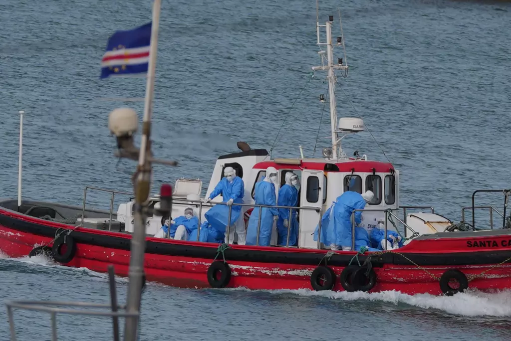 european-nations-rush-to-evacuate-citizens-from-hantavirus-hit-cruise-ship
