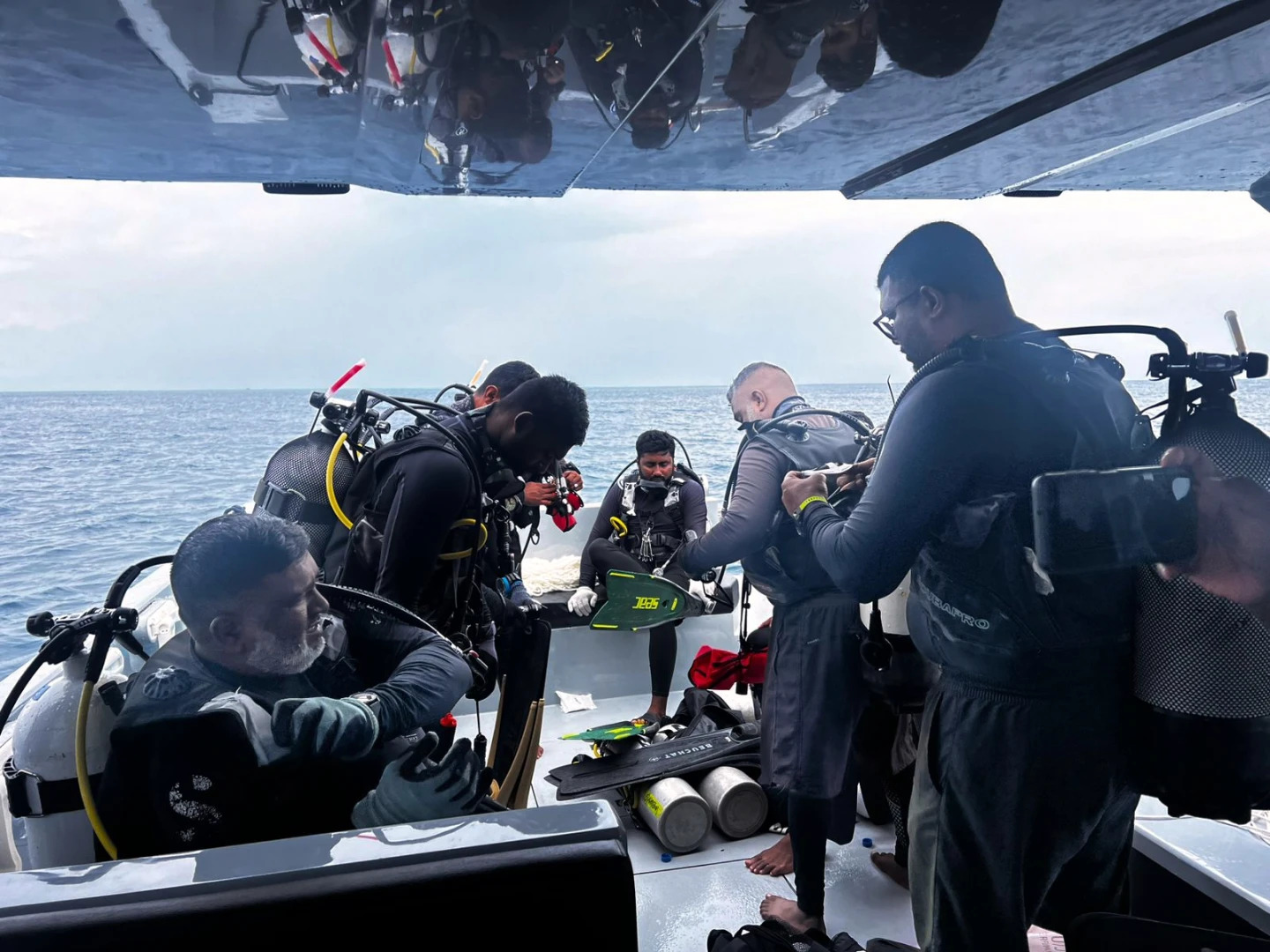 maldives-divers-search-for-bodies-of-4-italians-trapped-in-underwater-cave