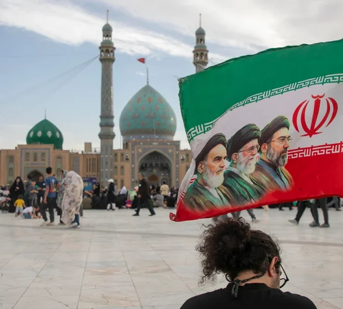 Trump Holds Key White House Meeting on Iran Deal to Reopen Strait of Hormuz and Destroy Uranium