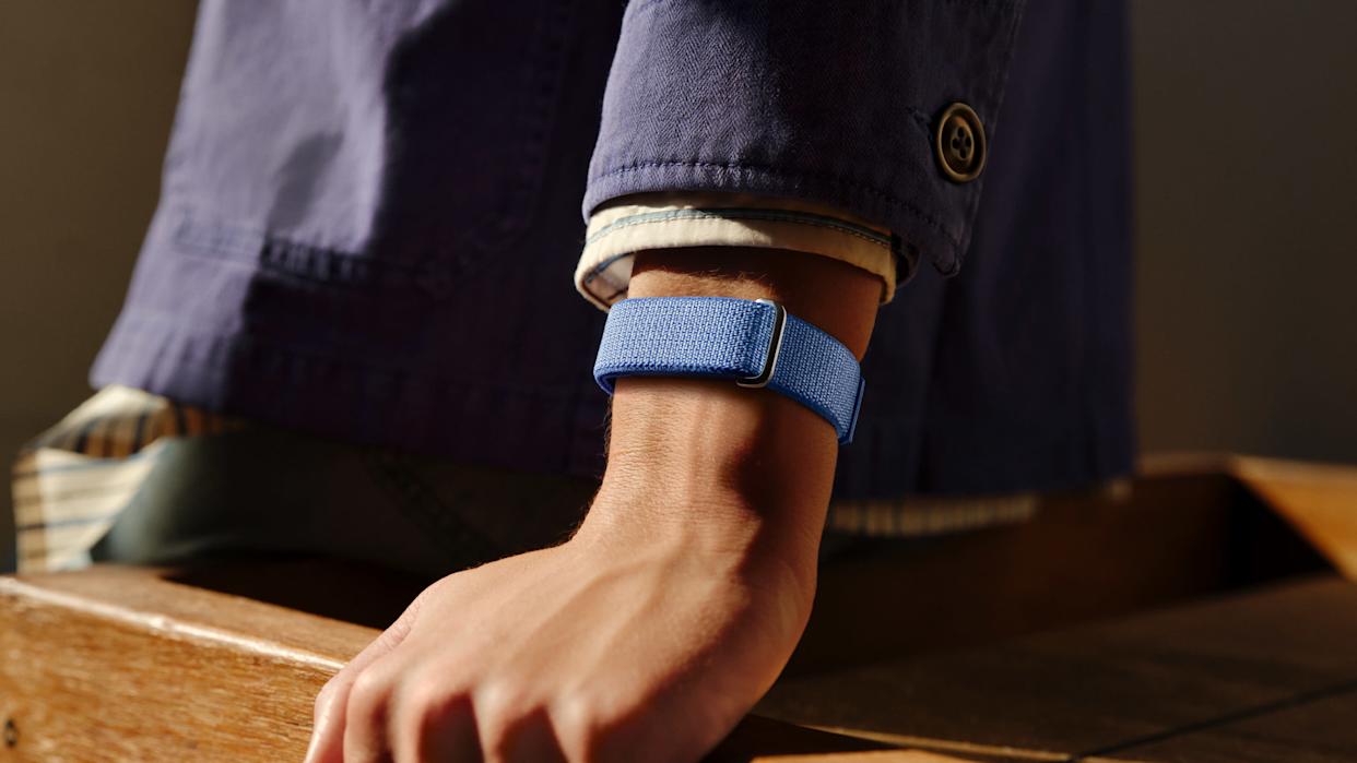 google-fitbit-air-launches-as-a-sleek-screenless-wearable-rivaling-whoop