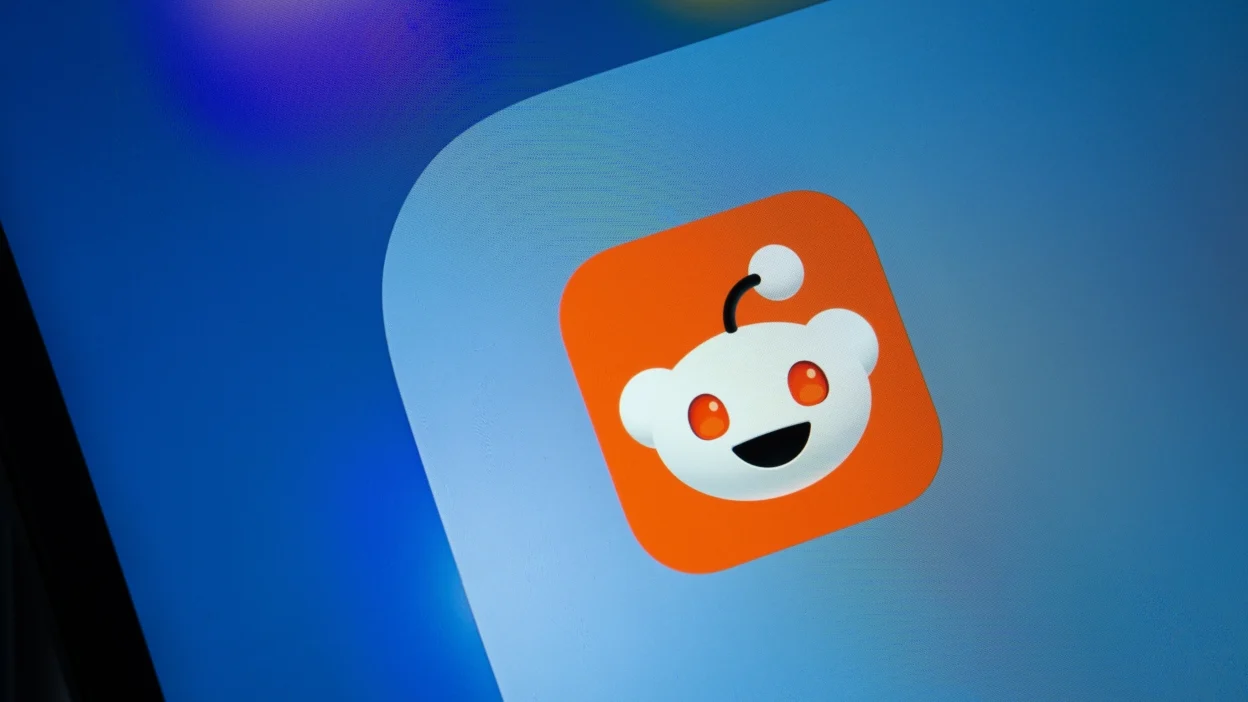 reddit-blocks-mobile-web-access-with-forced-app-download-popup-sparks-user-outrage