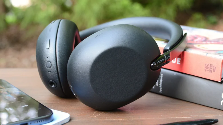 sony-1000x-the-collexion-review-a-luxurious-but-pricey-tribute-to-an-icon