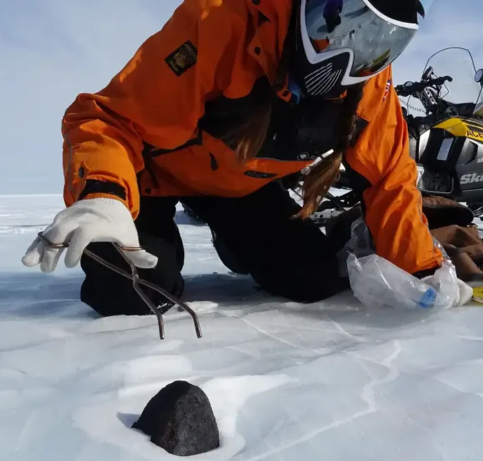 Stardust Frozen in Antarctic Ice Reveals 80,000 Years of Our Solar System’s Journey
