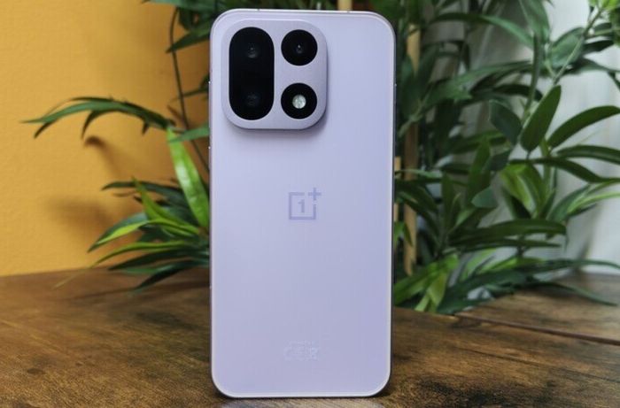 OnePlus Resumes OxygenOS Update Rollout After Fixing Boot Issues