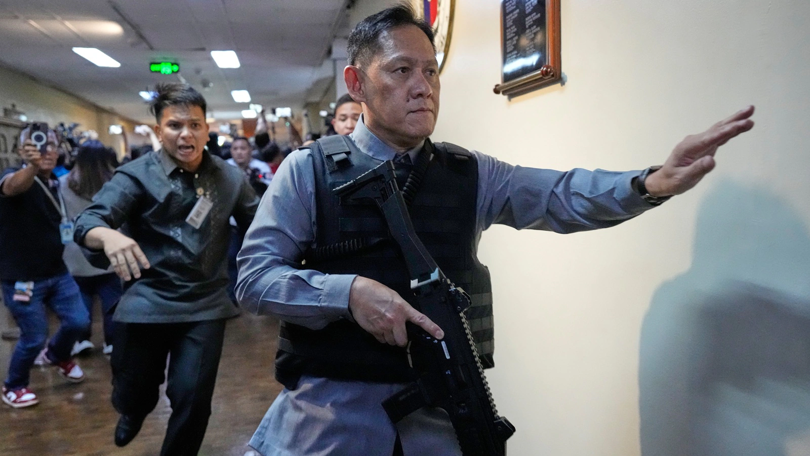 gunfire-at-the-philippine-senate-senator-dela-rosas-icc-arrest-standoff-explained
