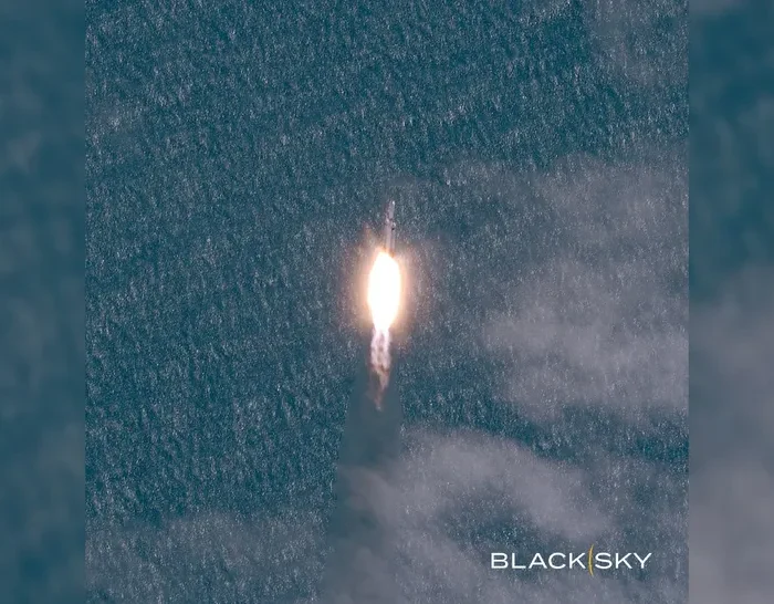 SpaceX Falcon Heavy Launch Captured From Space in Stunning Satellite Photos