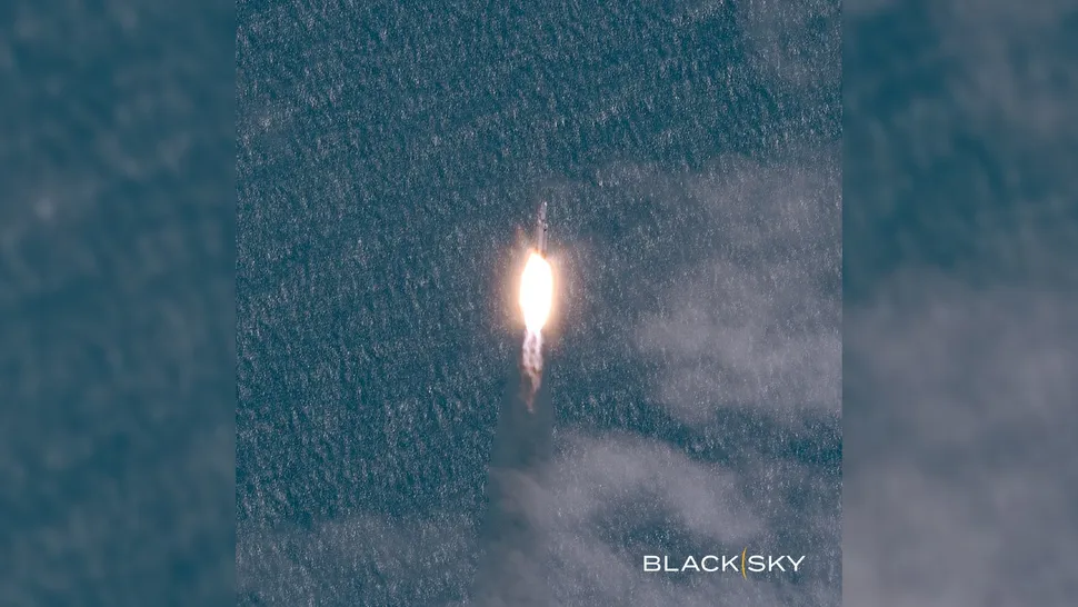 spacex-falcon-heavy-launch-captured-from-space-in-stunning-satellite-photos
