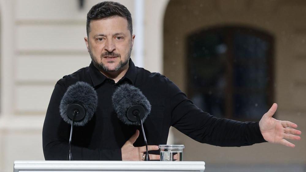 zelensky-challenges-putin-to-face-to-face-talks-in-defiant-open-letter