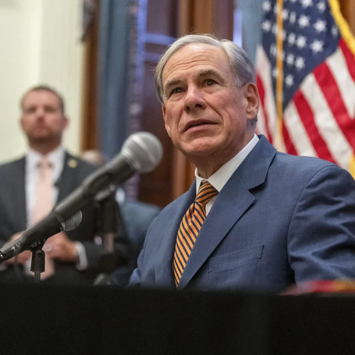 Abbott Rallies Texas GOP, Vows to “Demolish” Democrats and Crack Down on H-1B Visas