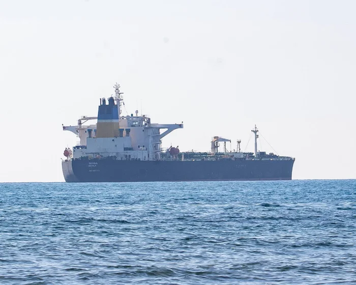 British Forces Storm Russian Shadow Fleet Tanker in First-of-Its-Kind English Channel Operation