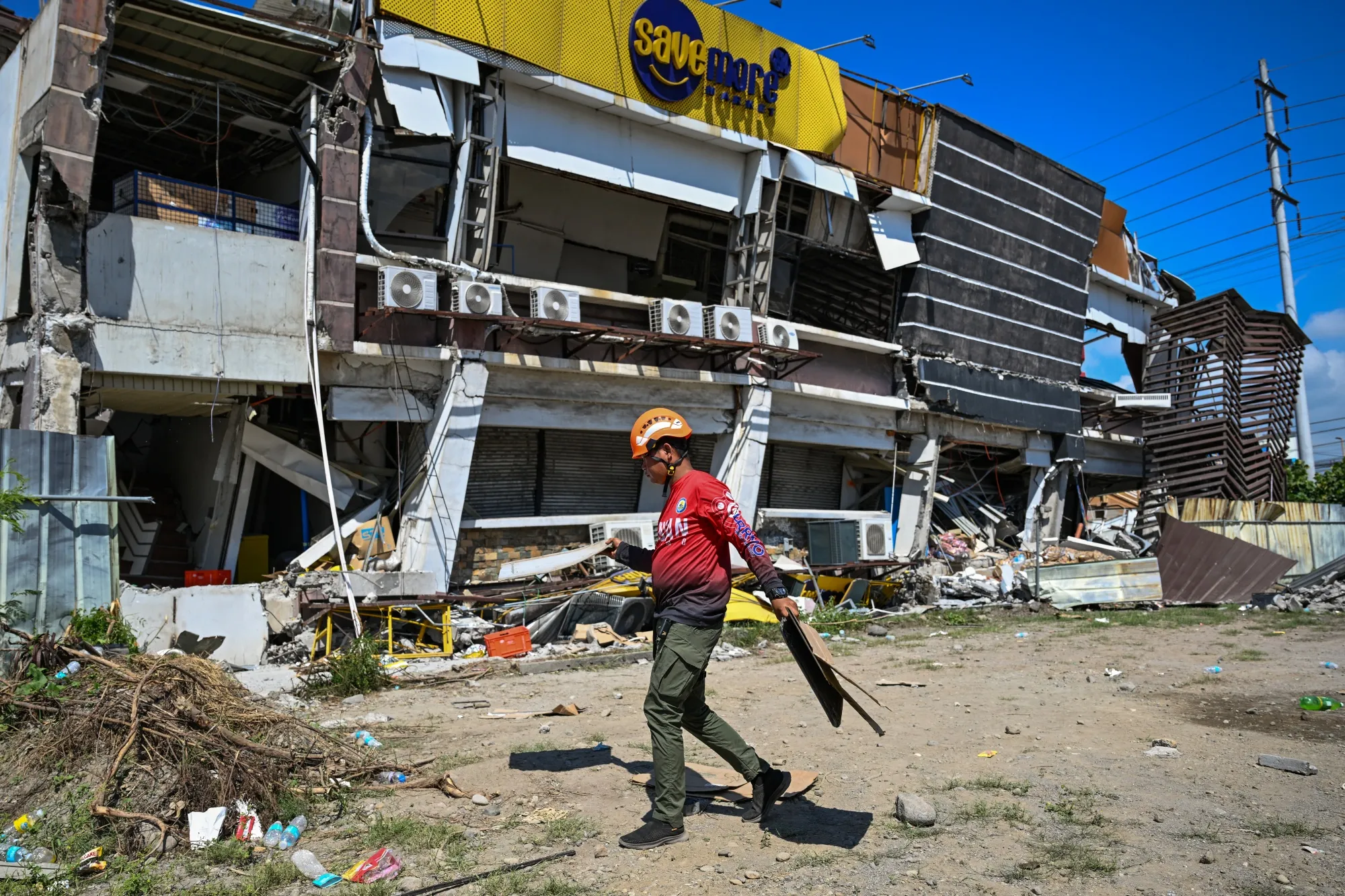 philippines-reels-from-its-strongest-earthquake-in-half-a-century