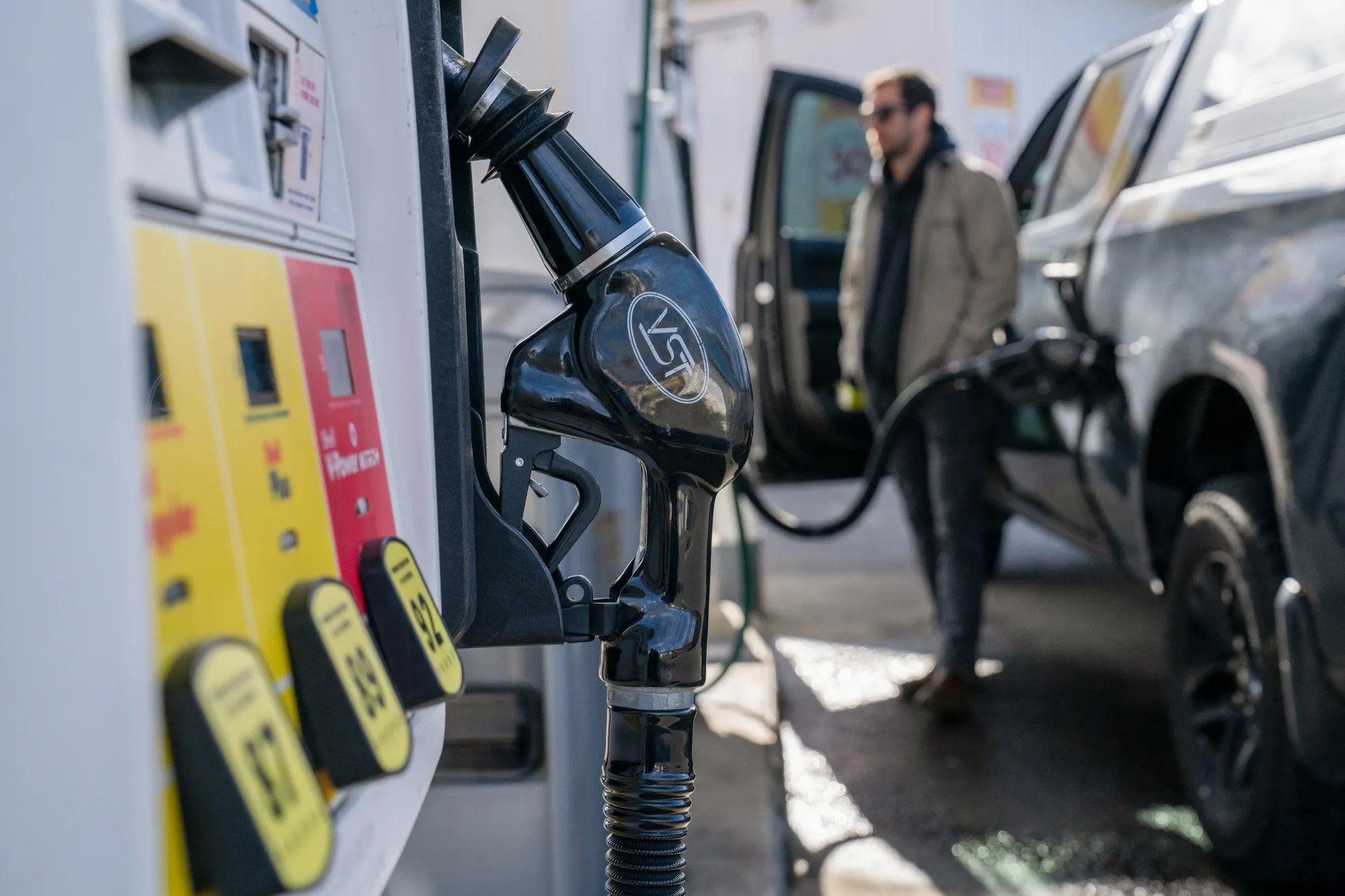 consumer-sentiment-rebounds-for-the-first-time-in-three-months-as-gas-prices-ease