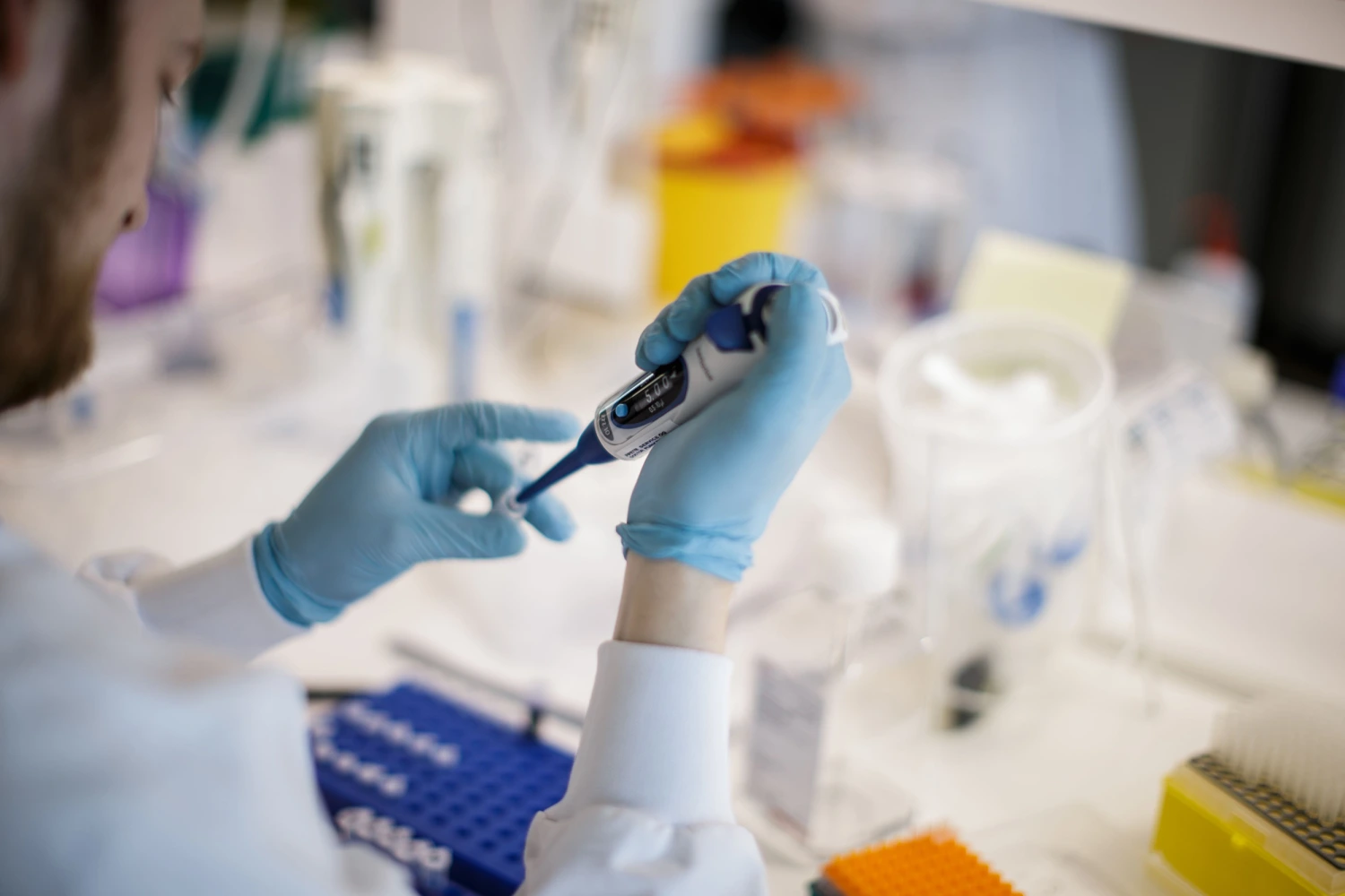 bundibugyo-virus-outbreak-scientists-race-to-build-vaccines-and-treatments