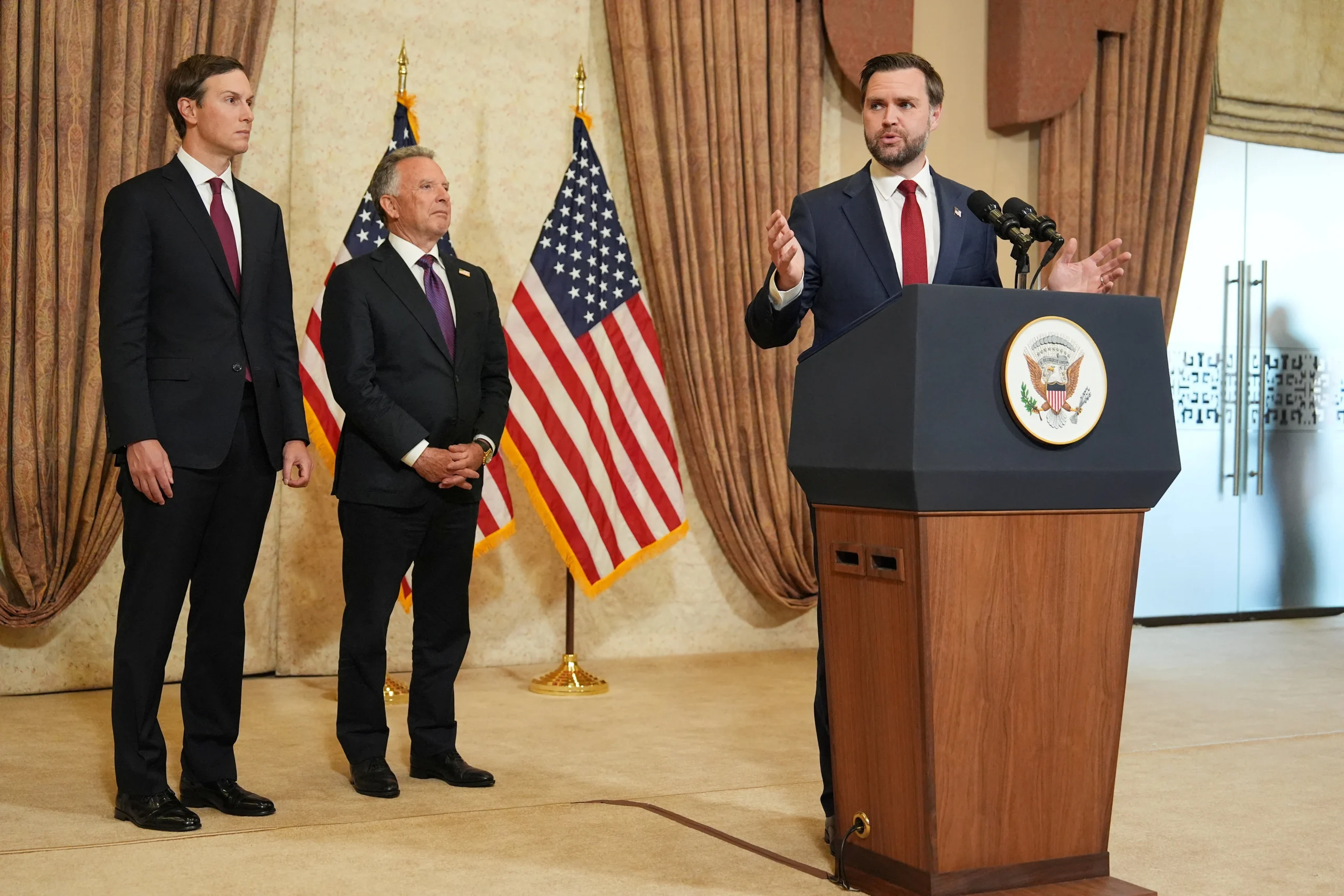 us-iran-peace-deal-set-for-sunday-signing-but-tehran-keeps-the-world-guessing