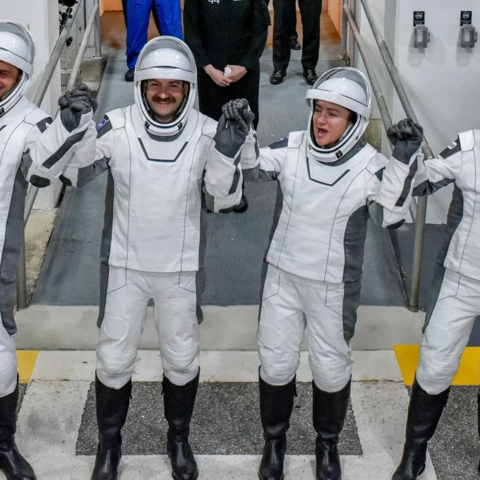 NASA Orders Astronauts Into Crew Dragon Over Russian Repair Risk on Space Station