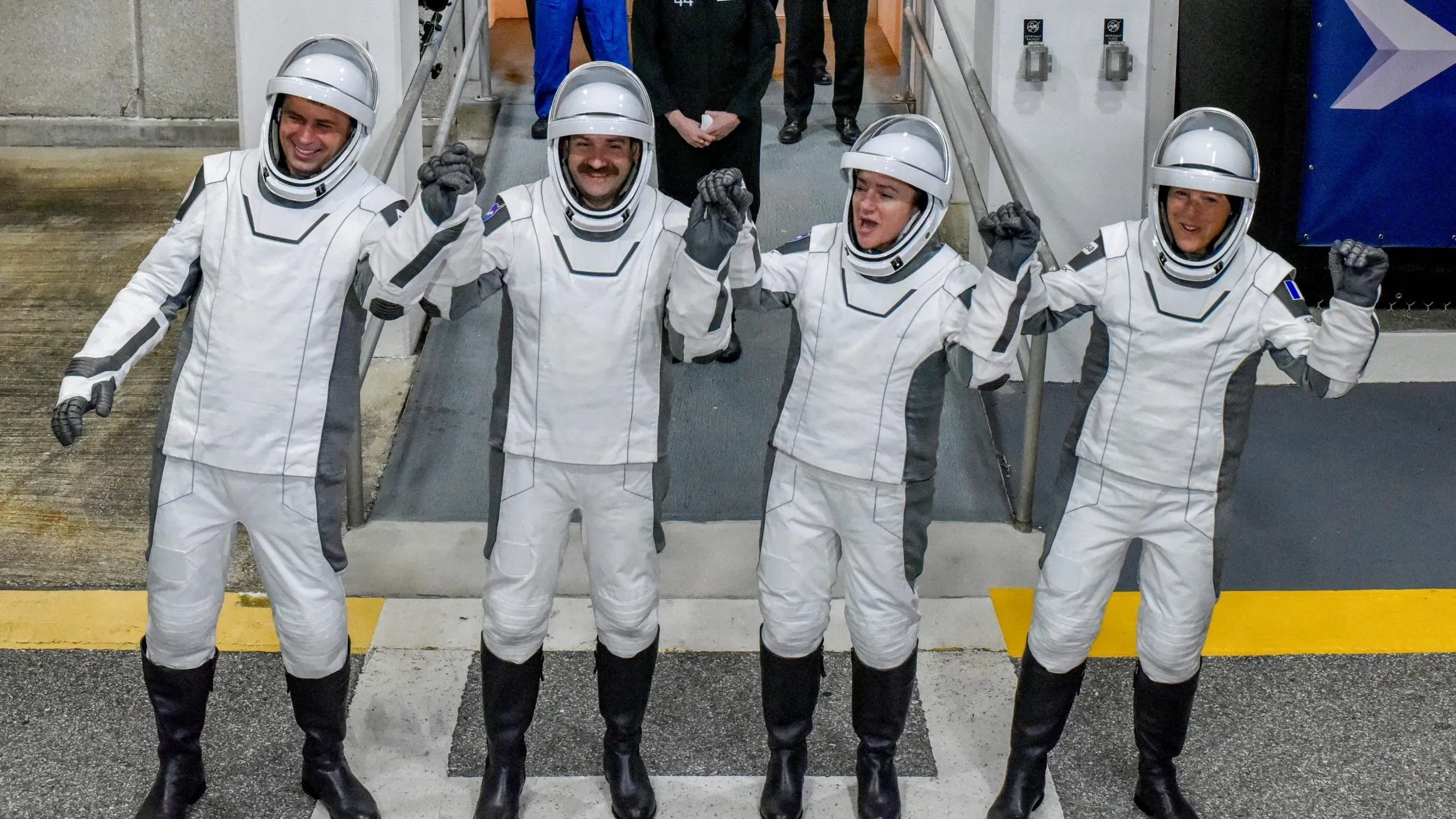 nasa-orders-astronauts-into-crew-dragon-over-russian-repair-risk-on-space-station