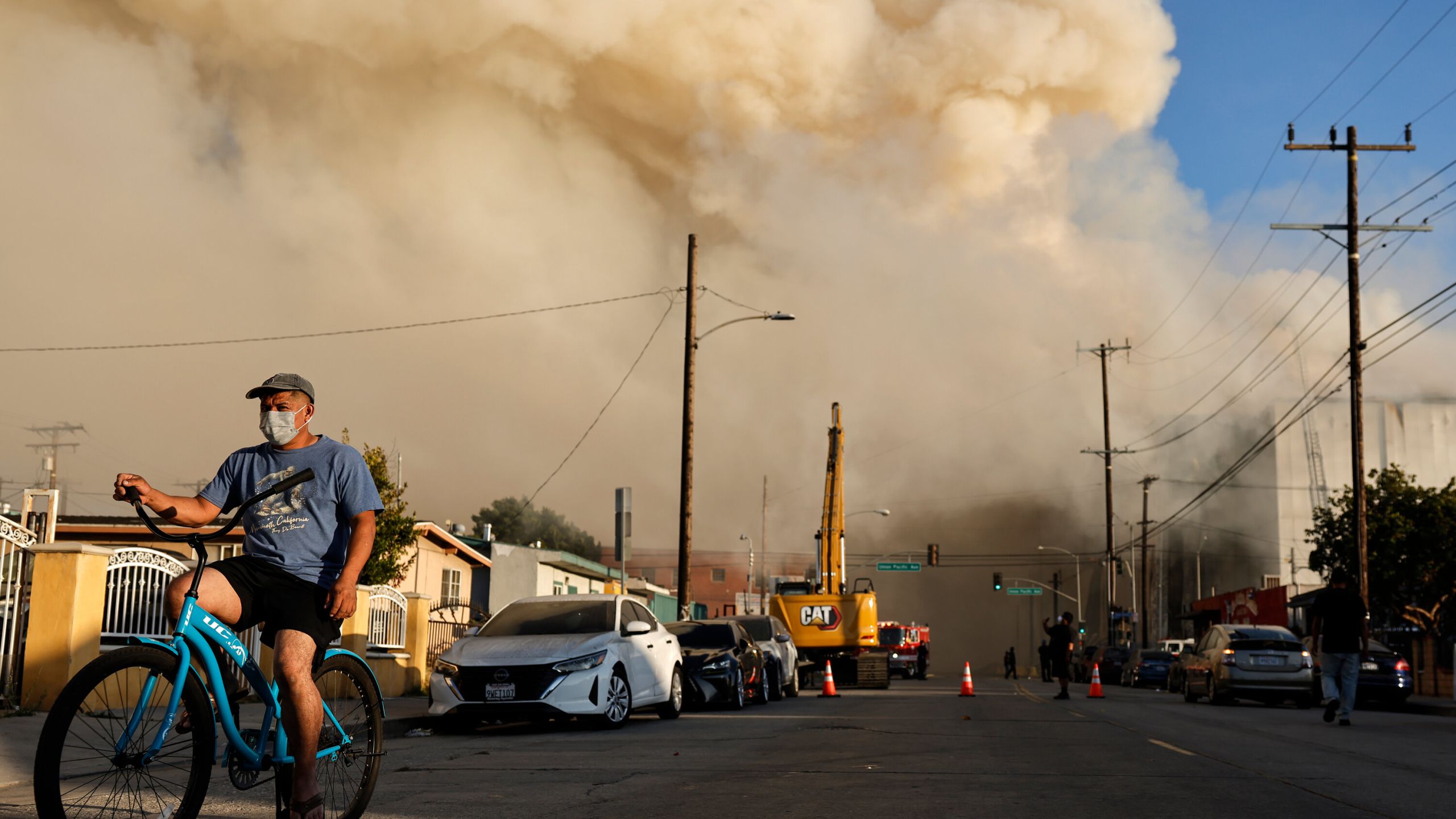 air-quality-spikes-to-hazardous-levels-overnight-near-boyle-heights-fire