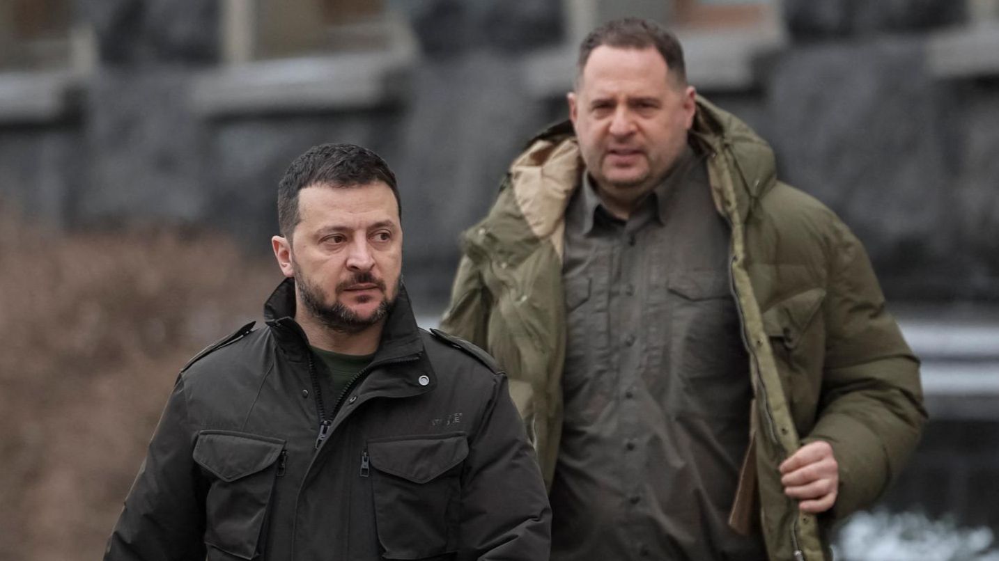 from-power-broker-to-crowdfunding-bail-the-stunning-fall-of-zelenskys-right-hand-man