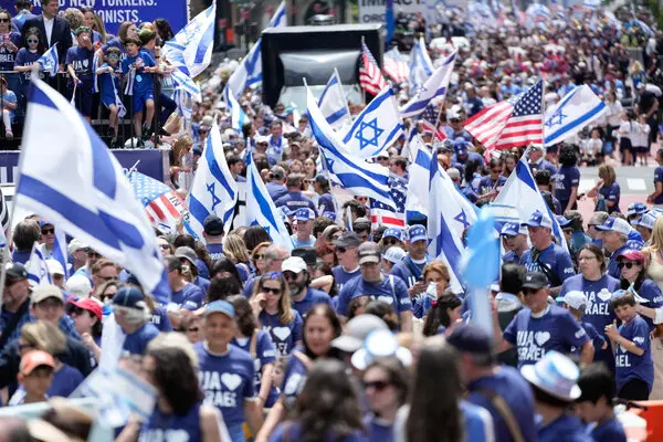 fifth-avenue-turns-blue-and-white-thousands-march-in-new-yorks-israel-day-parade-under-tight-security