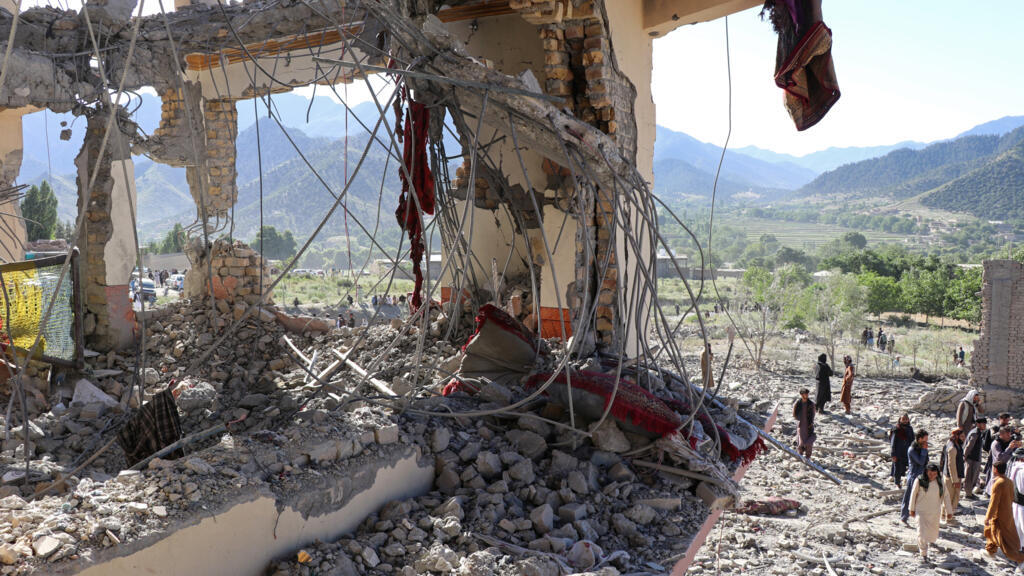 pakistani-airstrikes-kill-dozens-in-afghanistan-as-border-tensions-erupt