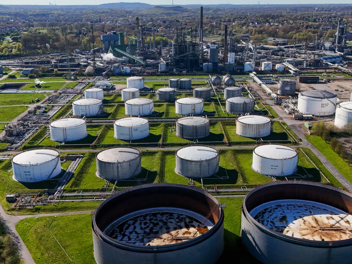 oil-prices-tumble-and-global-stocks-soar-after-us-iran-framework-deal