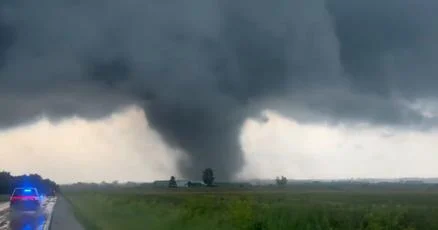 deadly-midwest-storms-spawn-tornadoes-knock-out-power-to-thousands-and-slam-chicago-region