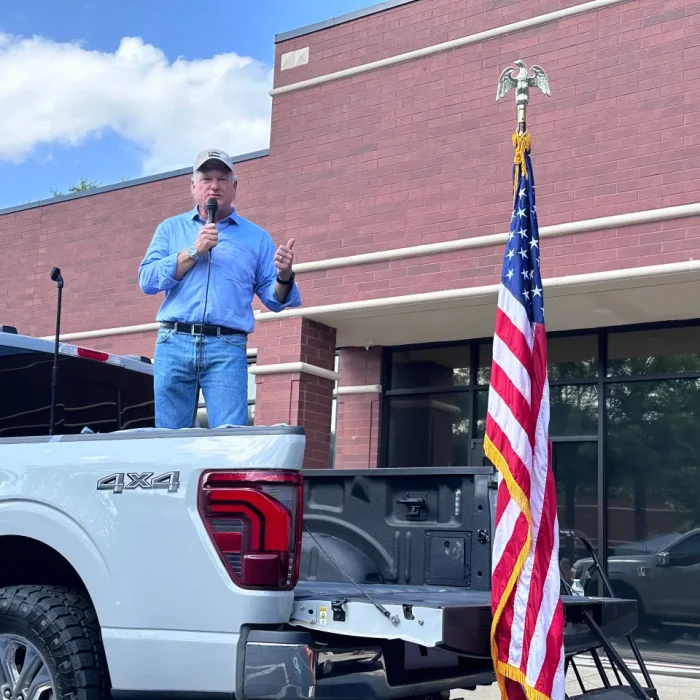 Trump’s Last-Minute Blessing: Mike Collins Embraces MAGA Mantle in Georgia’s Senate Showdown