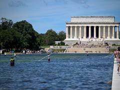 five-arrested-in-alleged-lincoln-memorial-reflecting-pool-tampering-as-trump-vows-harsh-penalties