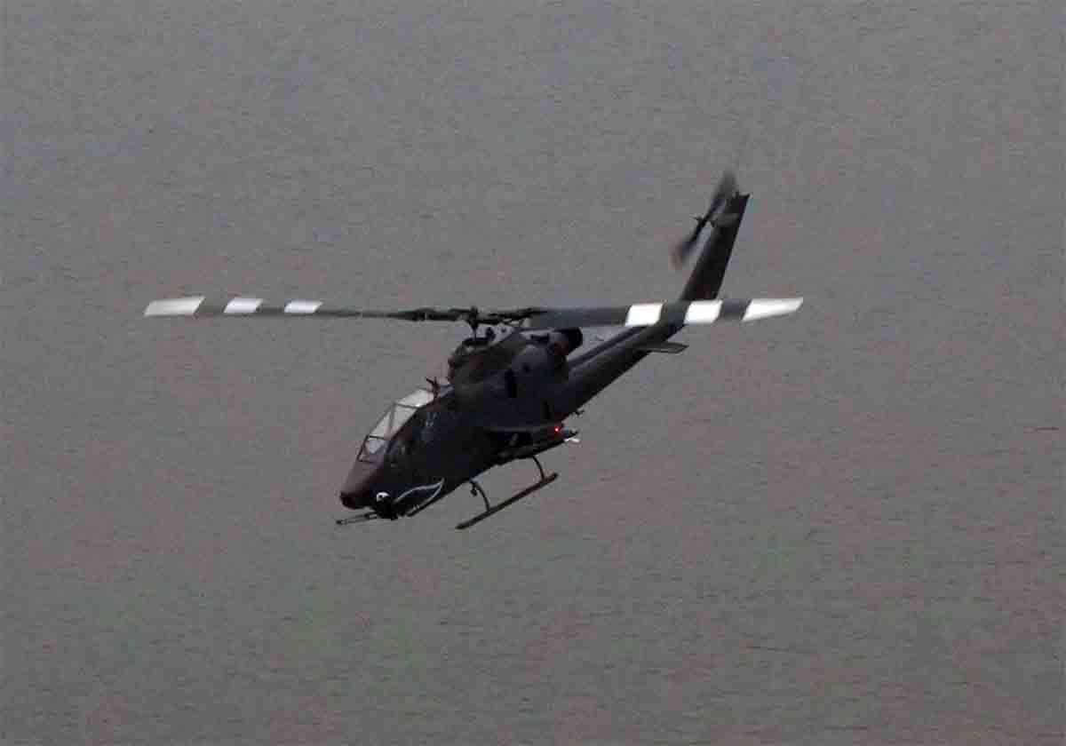 trump-says-u-s-apache-crew-safe-after-helicopter-goes-down-near-strait-of-hormuz