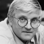 David Hockney Laid to Rest in Intimate Private Funeral With Just Two Mourners 5 David Hockney Laid
