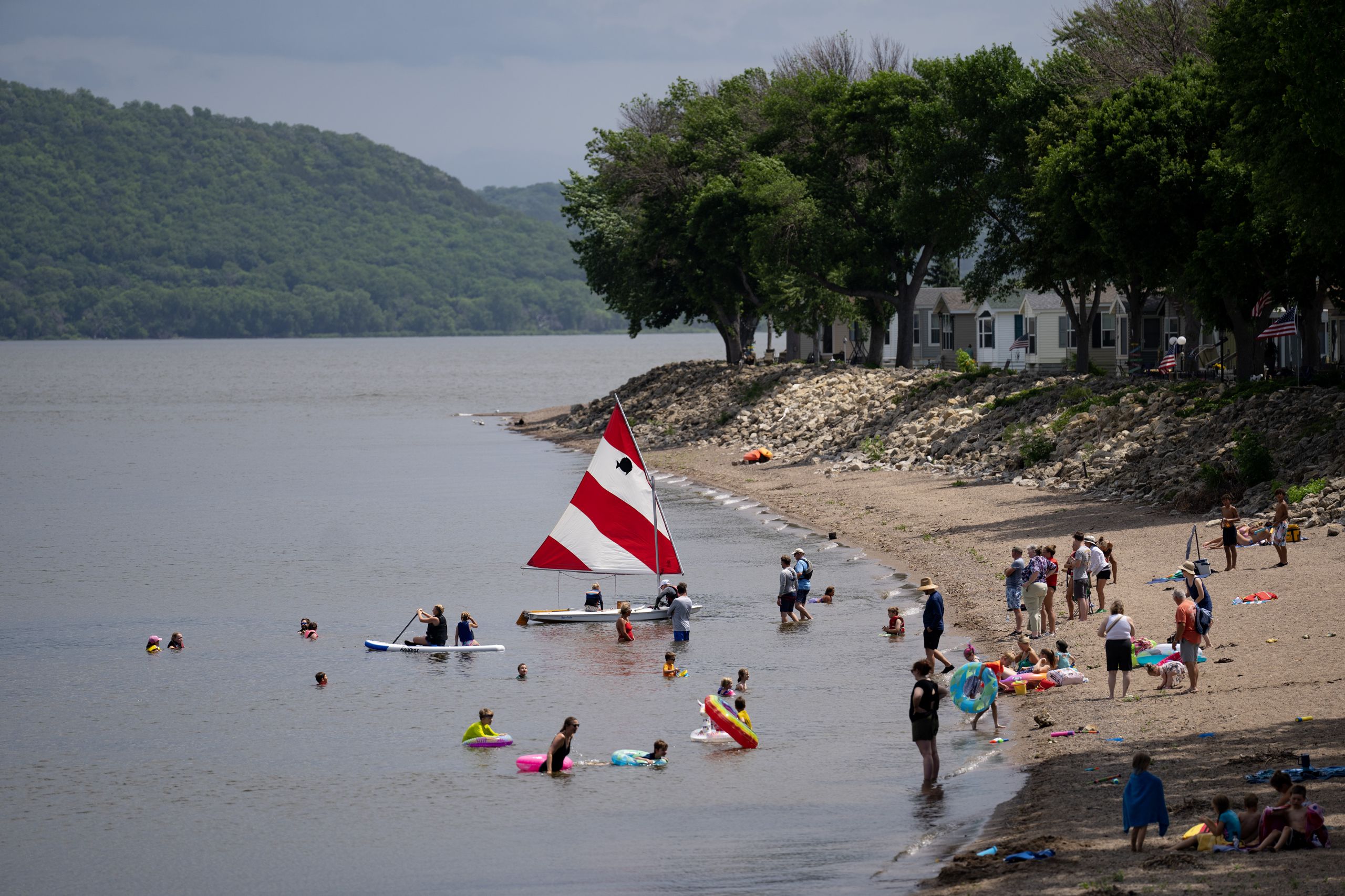 extreme-heat-grips-twin-cities-as-minnesota-faces-a-packed-week-of-news